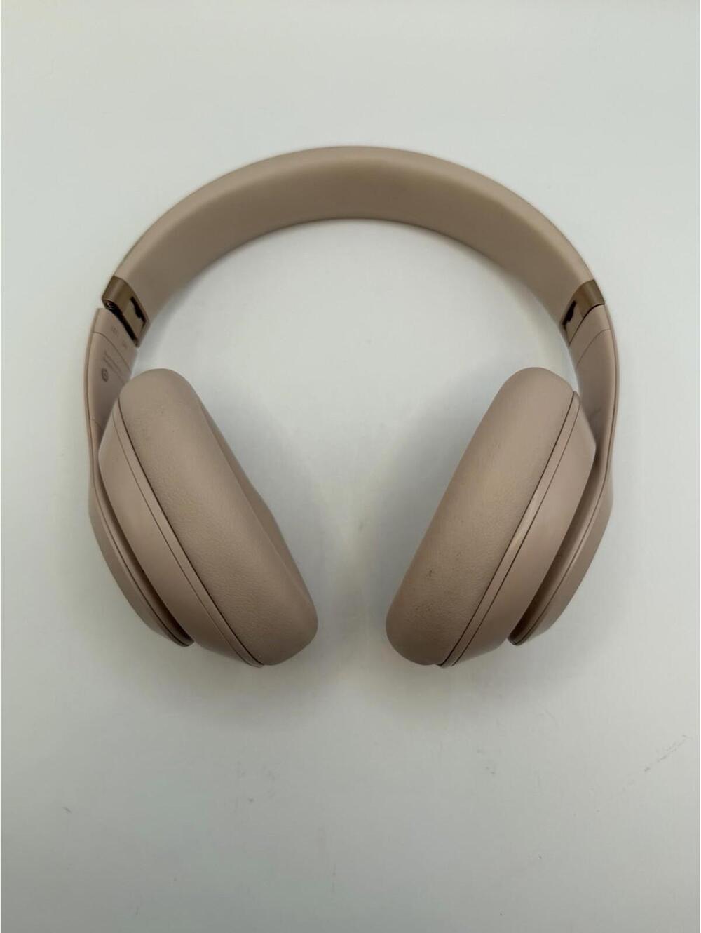 Beats Studio Pro Wireless Kim Kardashian Working Preowned